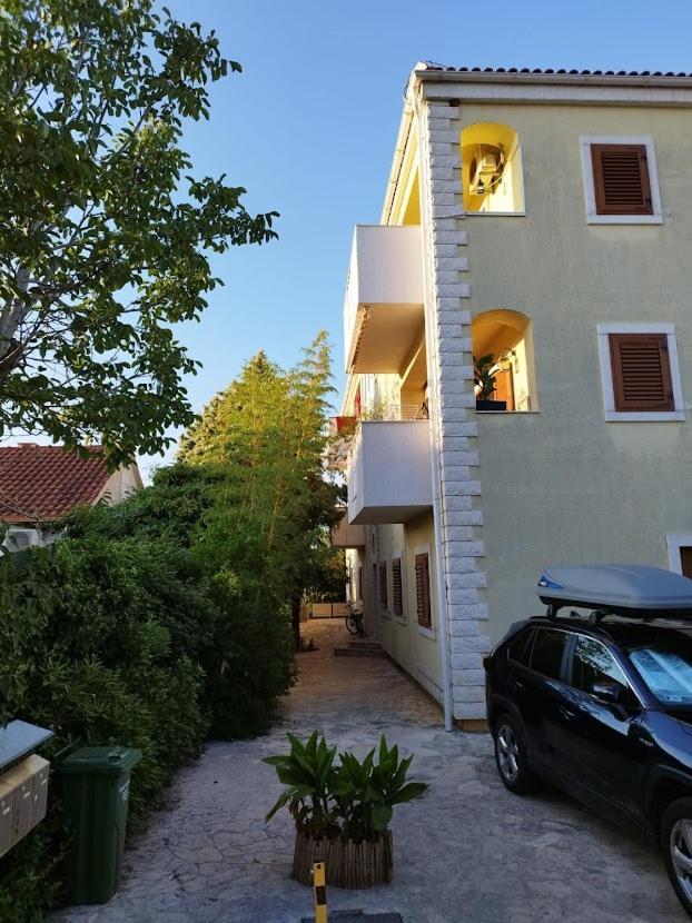 Apartman Mediterraneo Supetar Extérieur photo